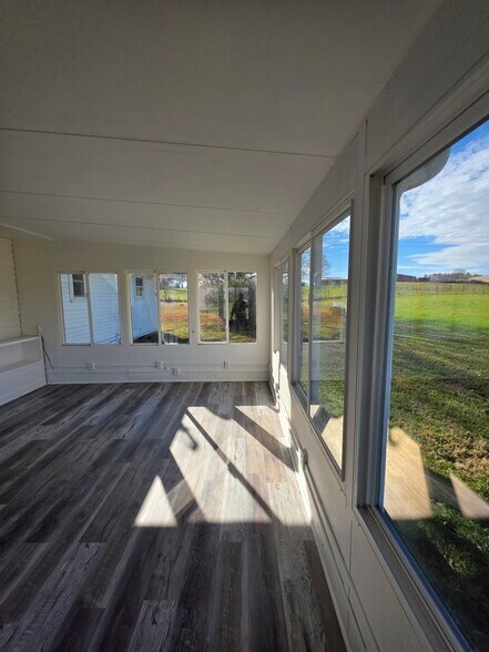 Building Photo - 3187 Licking Valley Rd