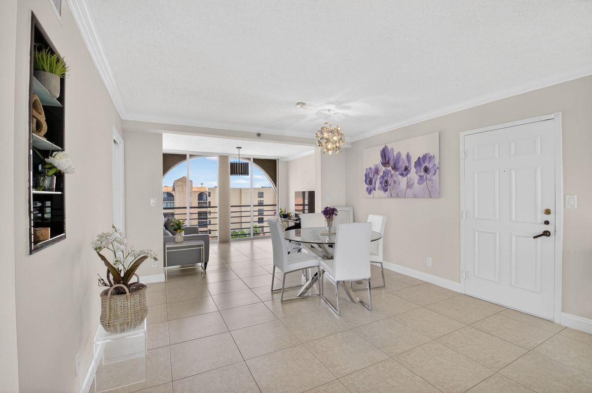 Building Photo - 7129 Promenade Dr