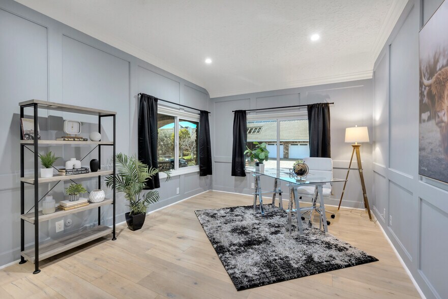 Building Photo - 5952 Woodland View Dr