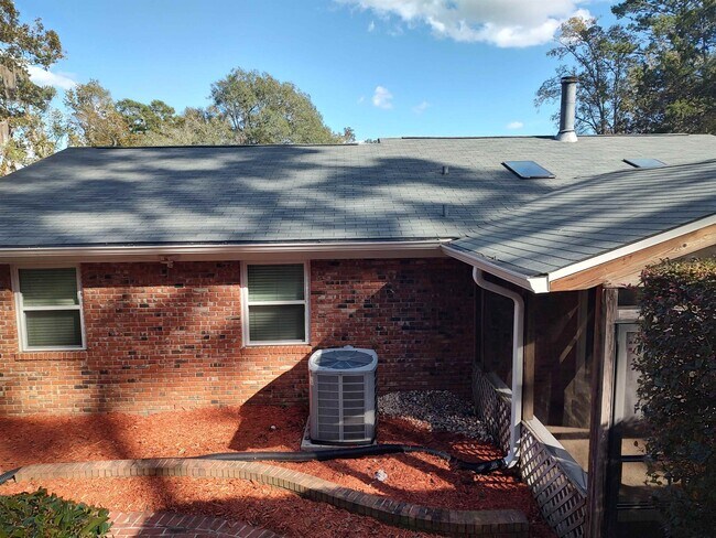 Building Photo - 1533 Woodgate Way