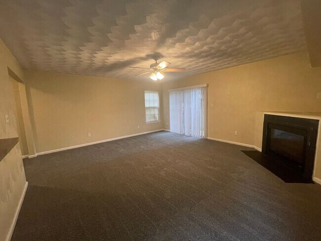 Building Photo - GORGEOUS SINGLE FAMILY 3BR/2.5BA PARK PLAC...