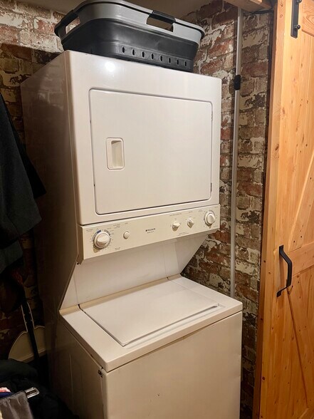 Building Photo - 53 Onteora Blvd