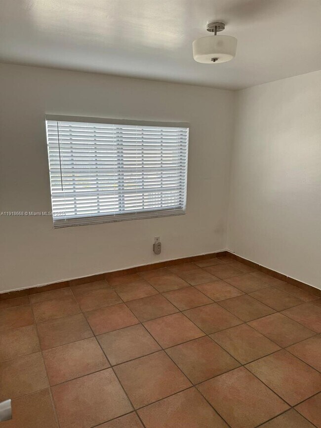 Building Photo - 5731 NW 37th St