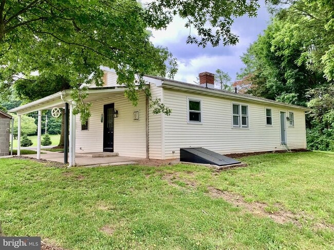 Building Photo - 691 Alleghenyville Rd