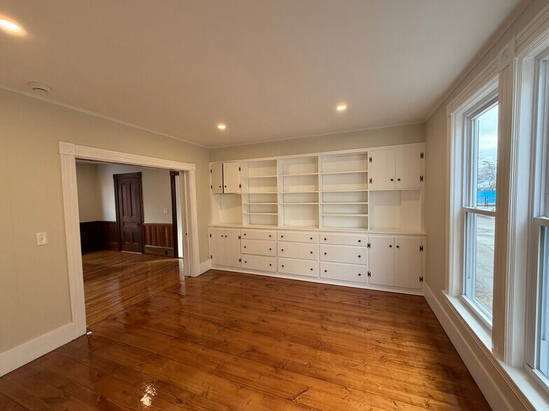 Building Photo - 5 Walker St