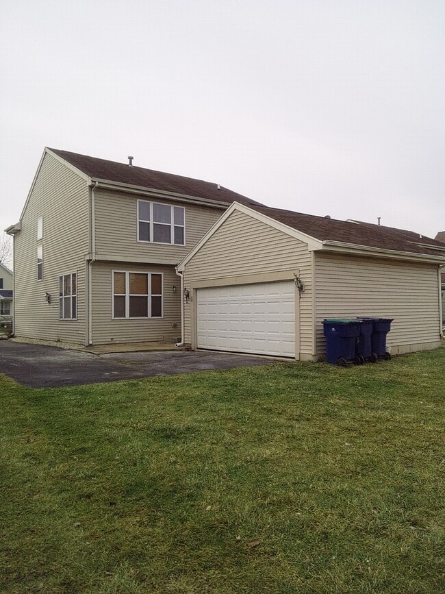 Building Photo - 3230 Holden Cir