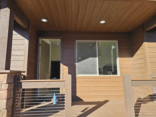 Building Photo - 2890 W Villa Loop
