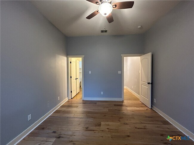 Building Photo - 406 Williams Way
