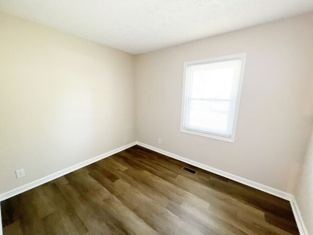 Building Photo - 2656 Calbert Dr