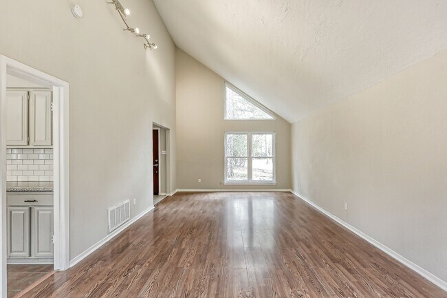 Building Photo - Great house in great neighborhood