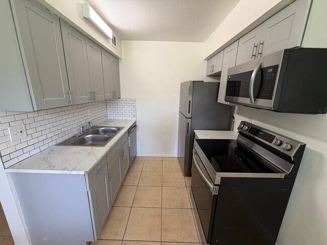 Building Photo - 3313 N 68th St