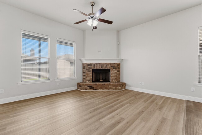 Building Photo - 13810 Avenue W