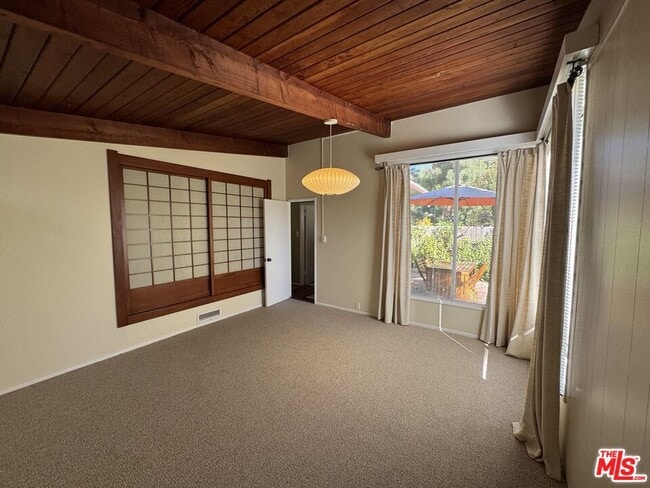 Building Photo - 2731 N Beverly Glen Blvd