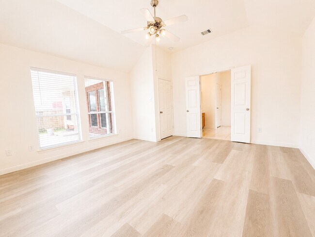 Building Photo - 7219 Brookville Ln