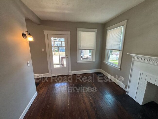 Building Photo - 5347 Hunter Ave