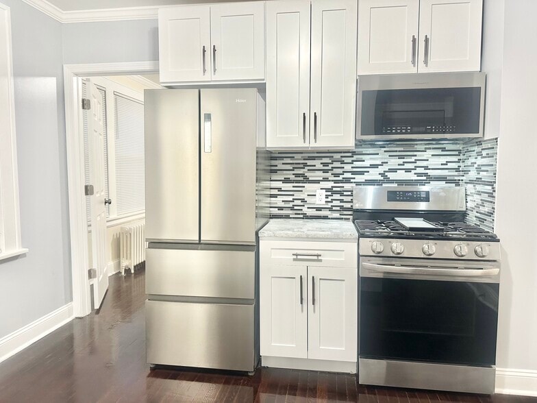 Building Photo - 67 Tremont Ave