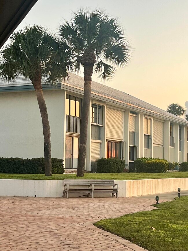 Building Photo - 175 SE St Lucie Blvd