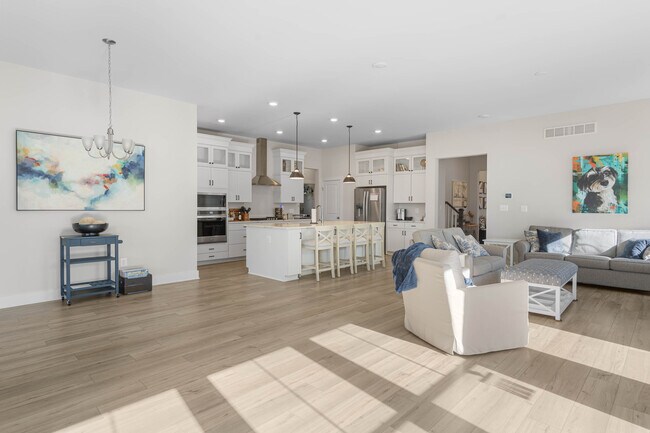 Building Photo - 31080 Silver Maple Dr