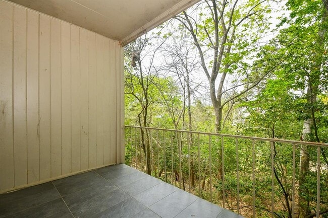 Building Photo - 6529 Bayou Glen Rd