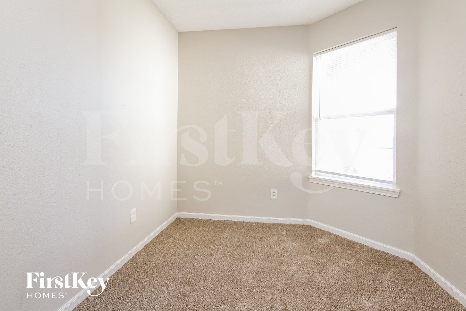 Building Photo - 7608 Lake Vista Ln