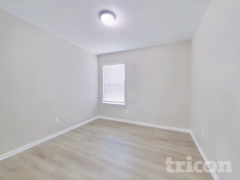 Building Photo - 717 Totem Trail Dr