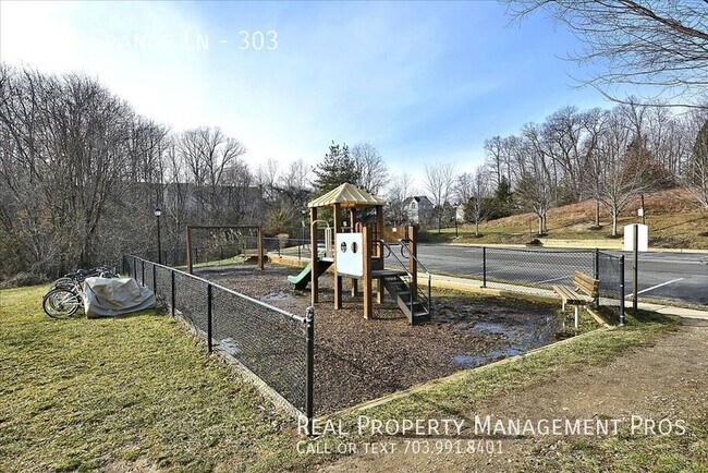 Building Photo - 6505 Grange Ln