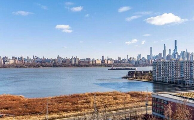 Building Photo - 32 Bergen Ridge Rd