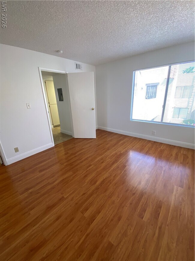 Building Photo - 4351 Gannet Cir