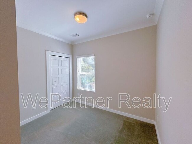 Building Photo - 2031 Ocean Dr NW