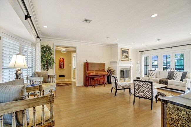 Building Photo - 7 Saranac Rd