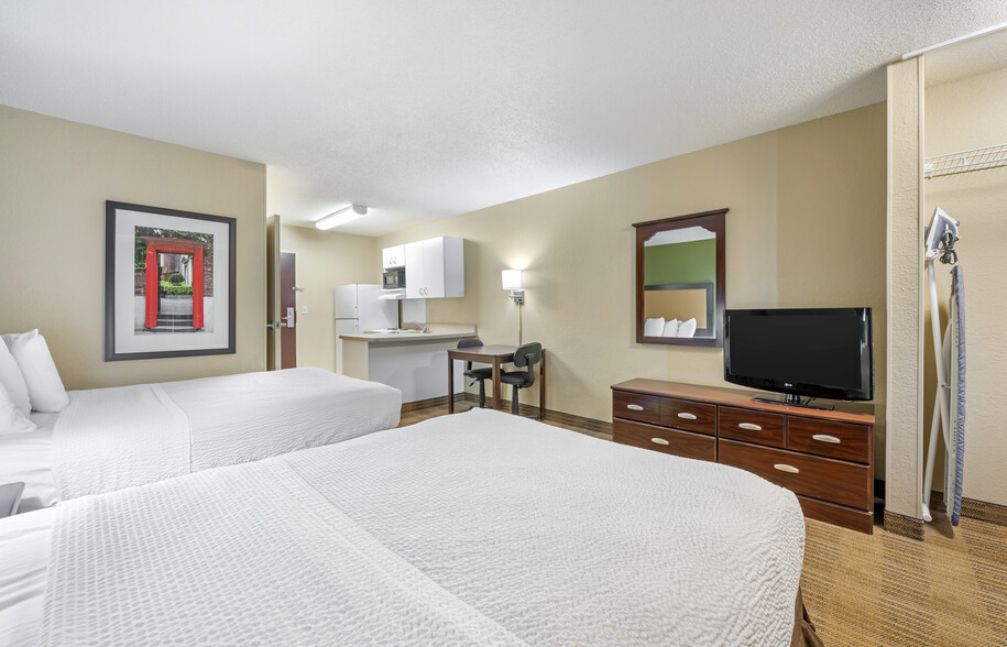 Building Photo - Furnished Studio-Indianapolis - Airport