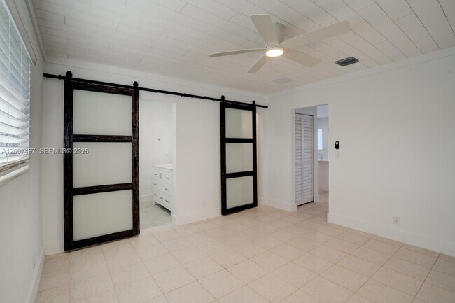 Building Photo - 1650 N Riverside Dr