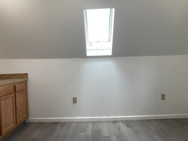 Building Photo - 7852 OH-14