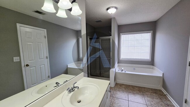 Building Photo - 2106 Clearvista Dr NW