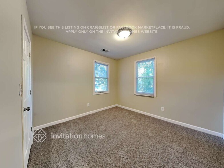 Building Photo - 94 Ericson St SE