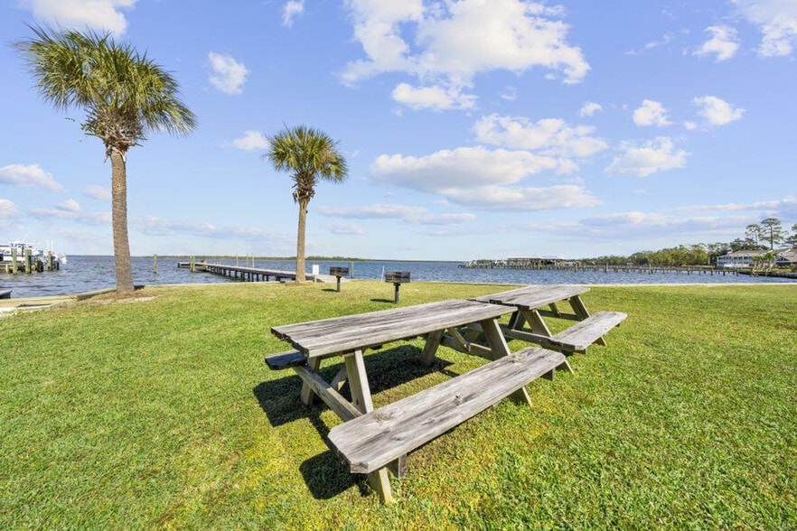 Building Photo - 25925 Canal Rd