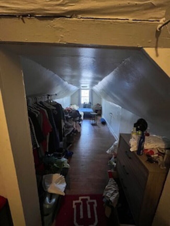 Building Photo - 5 BR / 2 BA House Near Bryan Park - Available August 2026!