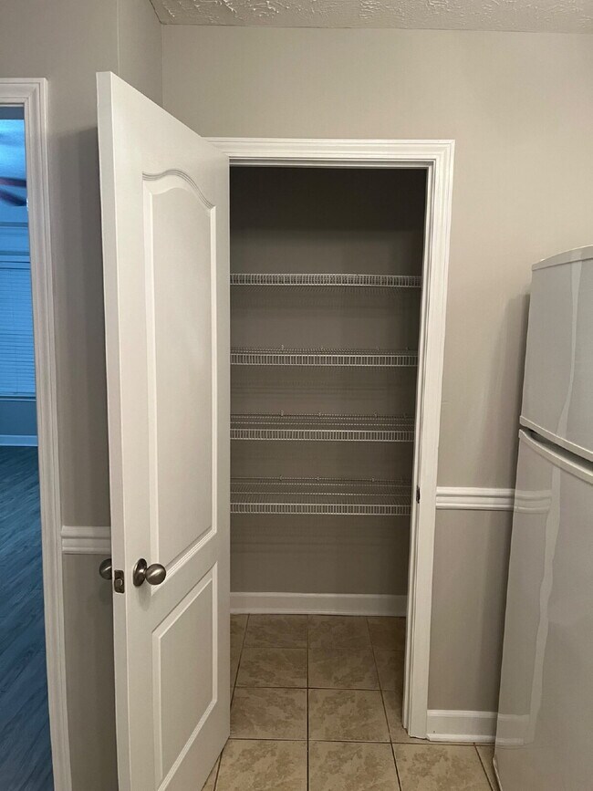 Building Photo - 3241 Hardwood Dr