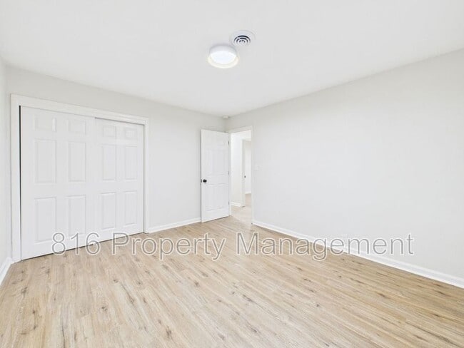 Building Photo - 11211 Corrington Ave