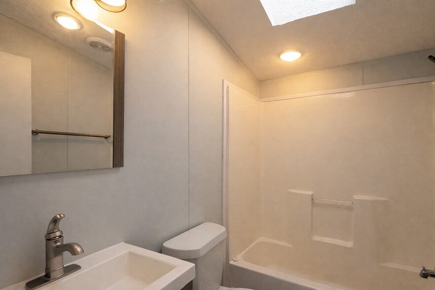 Building Photo - 52150 Lexington Ln