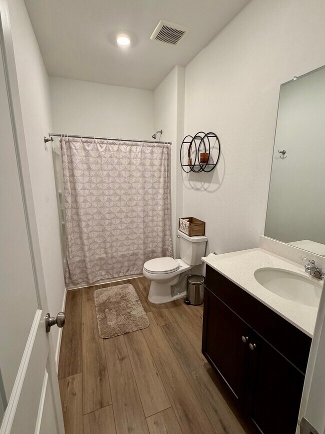 Building Photo - 2821 Dezmond Diamond Ct