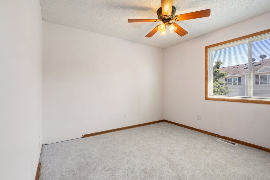 Building Photo - 4961 Emmit Dr N