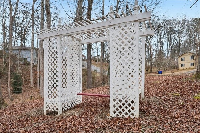 Building Photo - 182 Oak Forest Dr