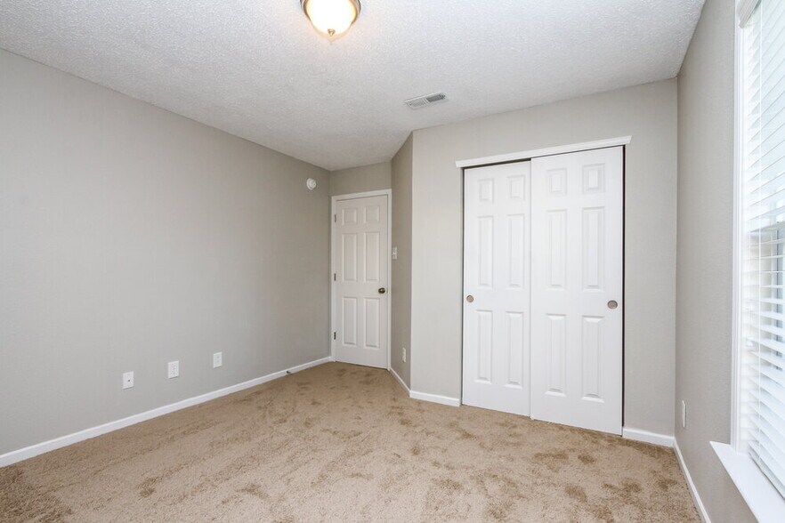 Building Photo - 14384 Black Farm Dr