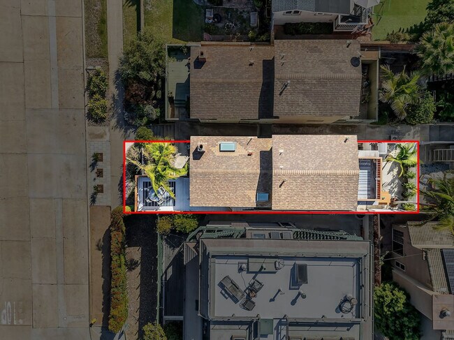 Building Photo - 4585 Saratoga Ave