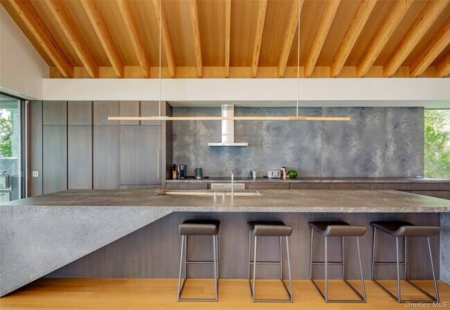 Building Photo - 47L S Ferry Rd