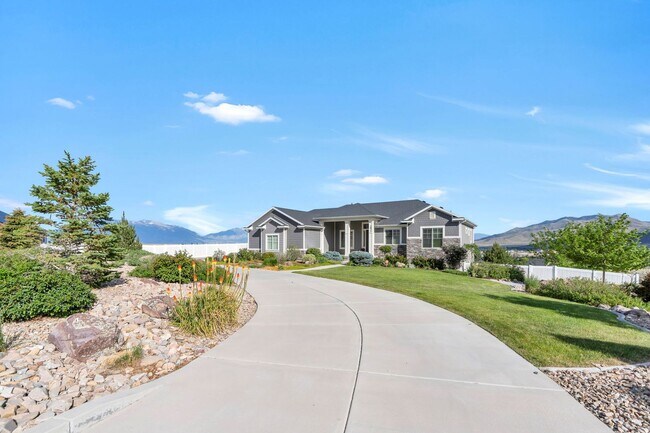 Building Photo - 2872 N Sorrel Dr