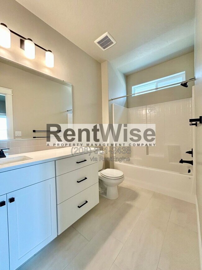 Building Photo - 5845 W Sprig Dr