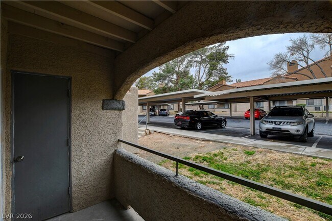 Building Photo - 200 Mission Laguna Ln