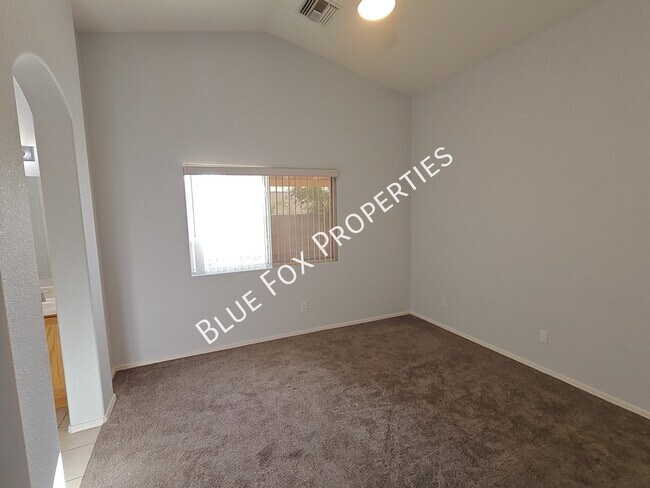 Building Photo - 7960 S Lennox Ln